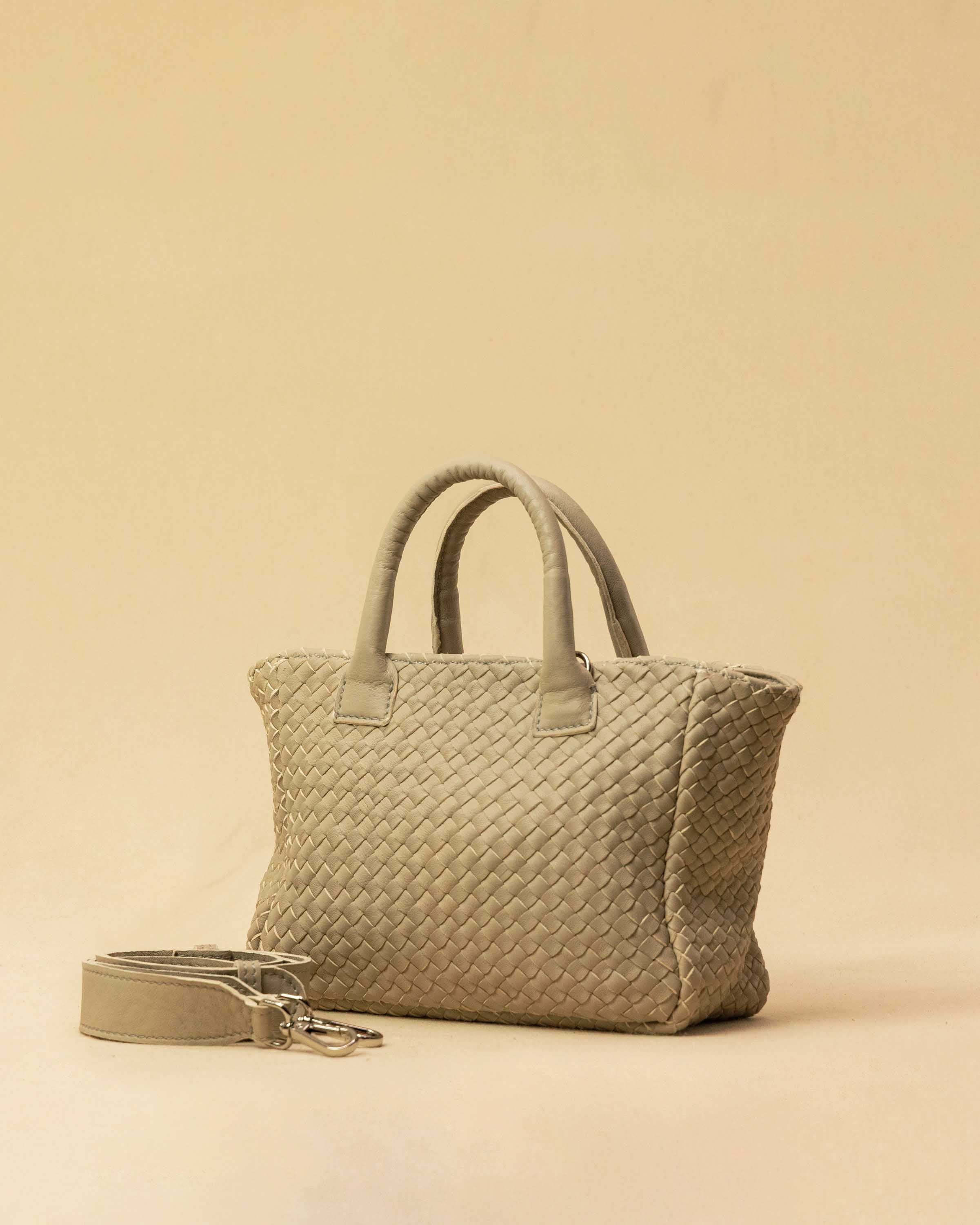 The Handbag Cabas Mini by LABEL17 is the smallest version of the popular Cabas line – a lightweight handbag made from supple, vegetable-tanned nappa leather. Hand-braided, with a zip closure and an adjustable, detachable shoulder strap. The leather-lined interior features a secure inner pocket. Wear it crossbody or carry it by hand – perfect for your essentials on the go. Handmade in Morocco.