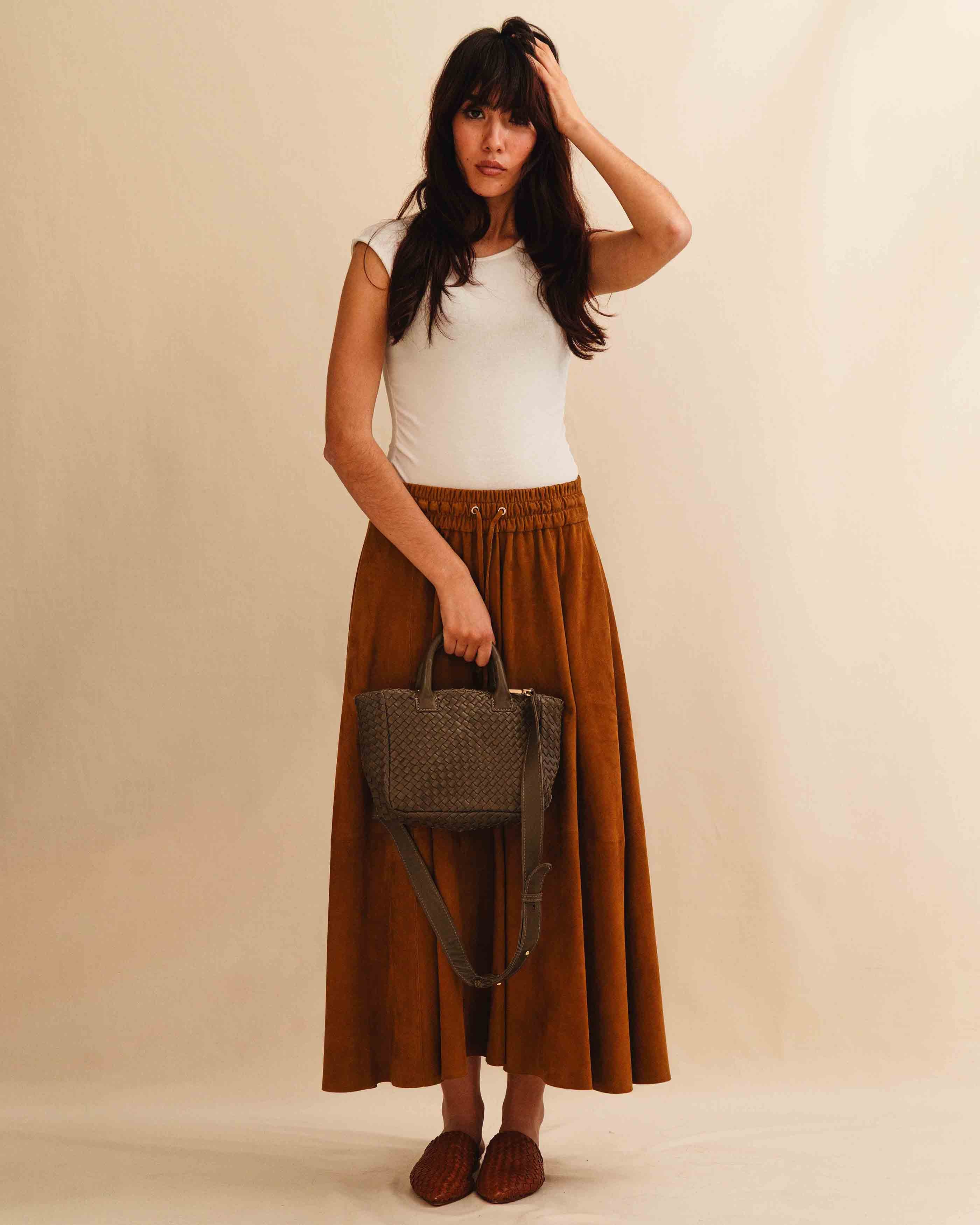 Hand-braided from supple Nappa leather, our lightweight Handbag Mini Cabas by LABEL17 combines traditional craftsmanship with understated elegance. It’s refined, minimalist design makes it the perfect companion for everyday use.