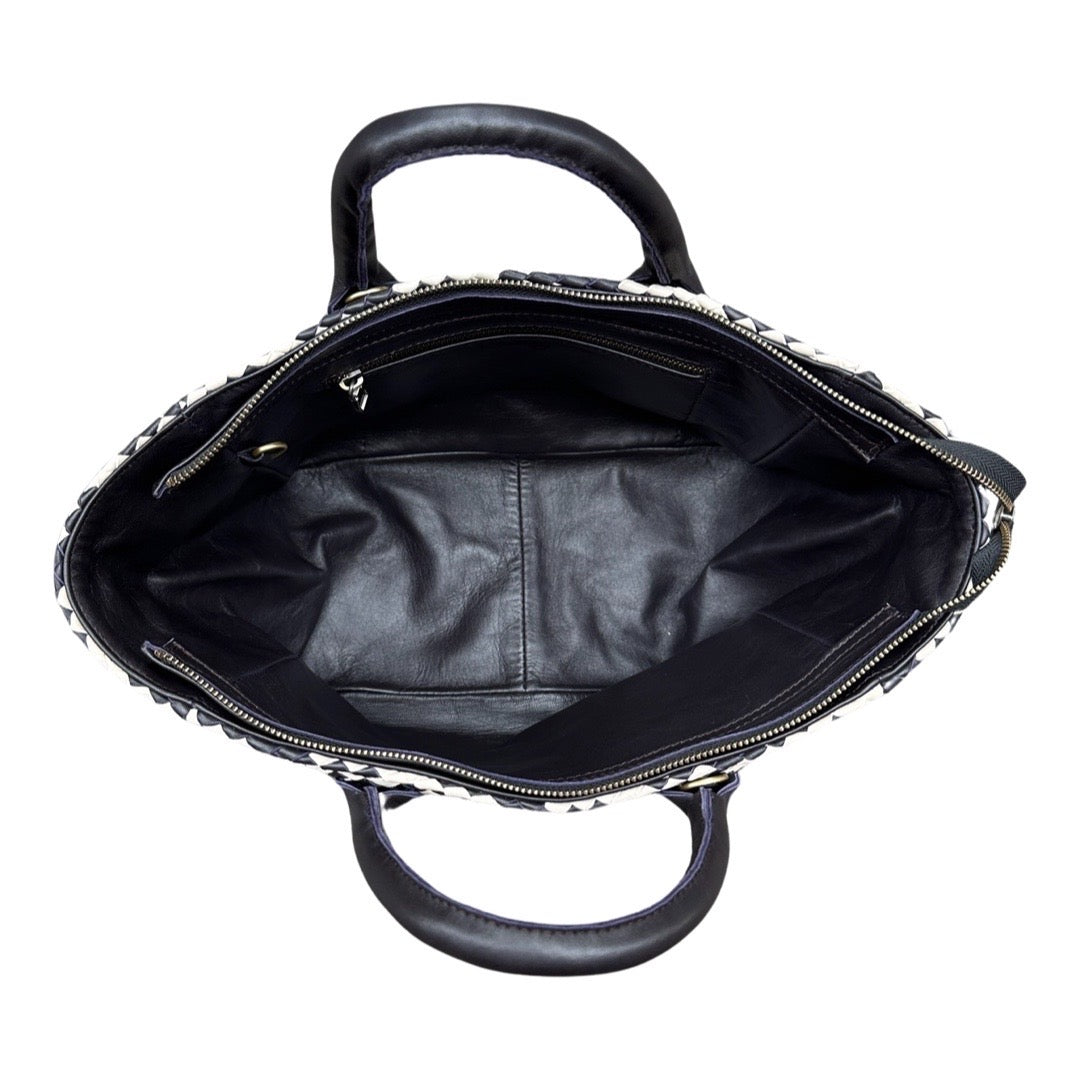 Handbag Cabas Tresse Medium: Leichte Handtasche, von Hand geflochten, geschmeidiges, pflanzlich gegerbtes Lamm-Nappaleder, LABEL17