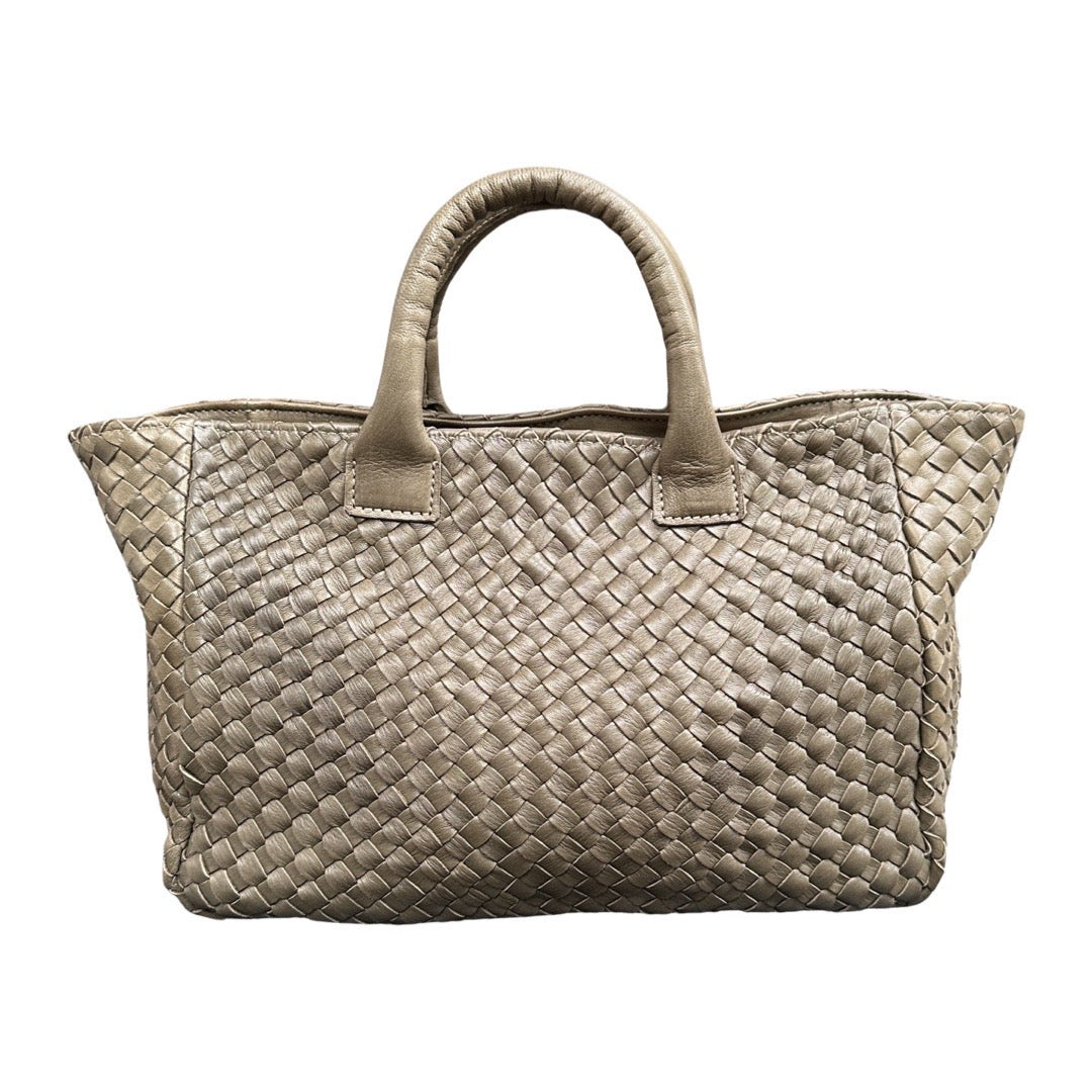 Handbag Cabas Tresse Medium: Leichte Handtasche, von Hand geflochten, geschmeidiges, pflanzlich gegerbtes Lamm-Nappaleder, LABEL17