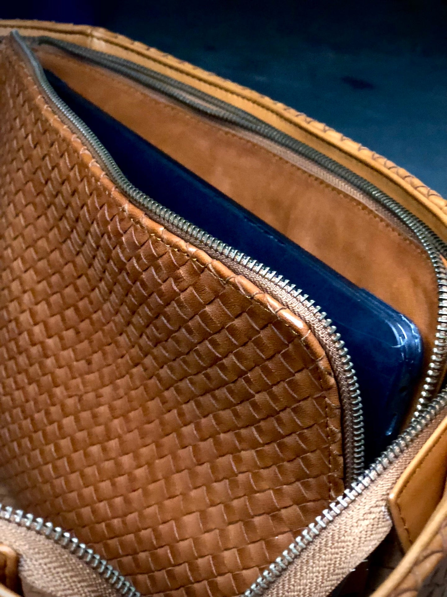 Style and Security, woven into one. The Braided Laptop Case 14 by LABEL17, combines hand-braided lamb nappa leather on the front with smooth leather on the back. Lightly padded, it holds laptops from 13” to 14” securely – with room for documents.
Also available for 15” and 16” devices.
Handmade in Morocco.