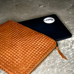 Style and Security, woven into one. The Braided Laptop Case 14 by LABEL17, combines hand-braided lamb nappa leather on the front with smooth leather on the back. Lightly padded, it holds laptops from 13” to 14” securely – with room for documents.
Also available for 15” and 16” devices.
Handmade in Morocco.