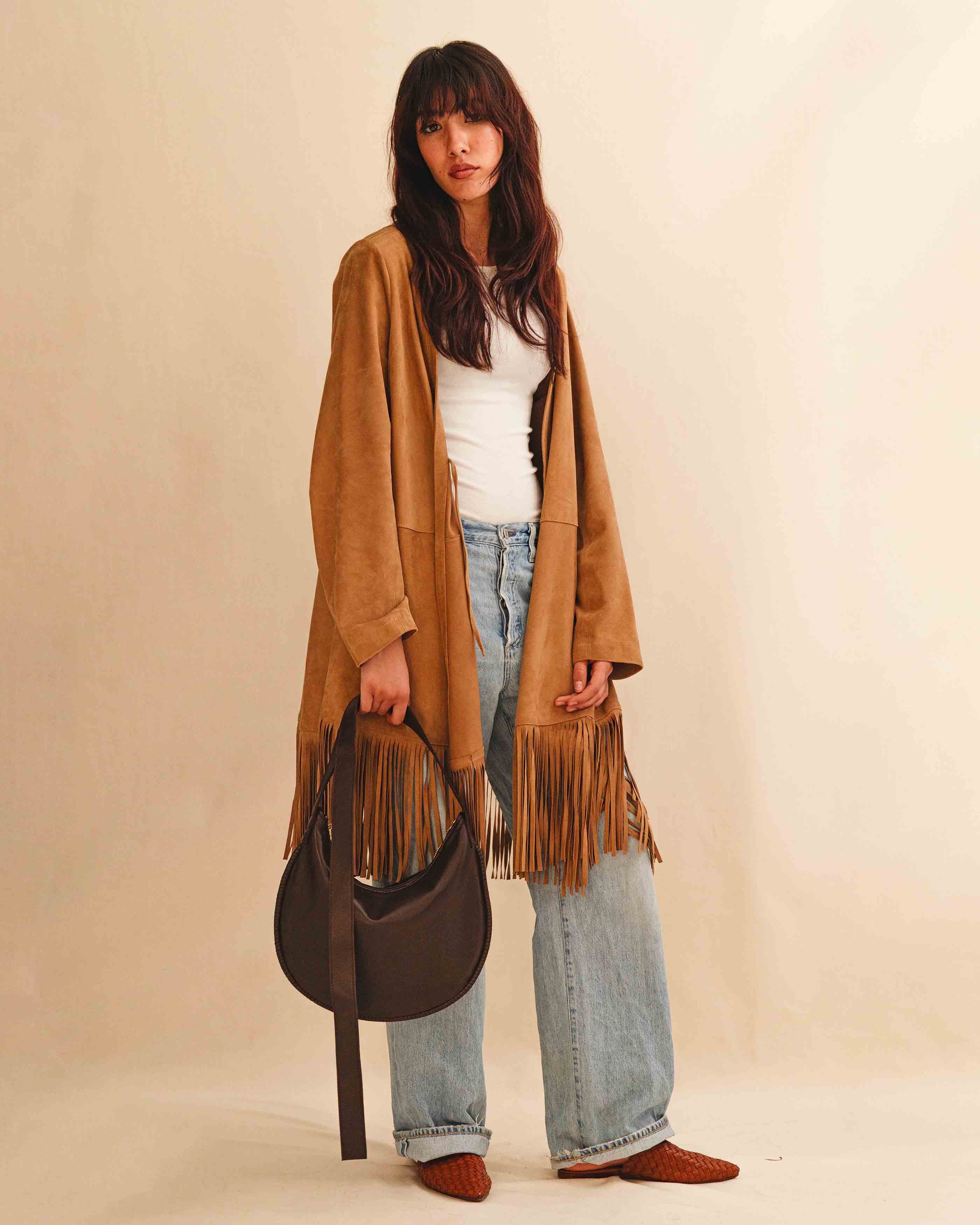 LABEL17's Shoulder Bag Saddle IVY Medium in Darkbrown, combined with clothes and shoes also from LABEL17, made of finest Lamb-Nappa, hand-crafted in Morocco