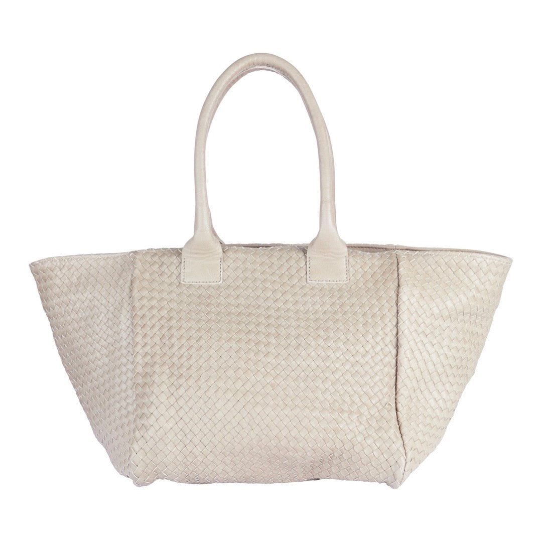 LABEL17 Shoulder Bag Tresse: Leichte Schultertasche, von Hand geflochten, geschmeidiges, pflanzlich gegerbtes Lamm-Nappaleder, Farbe sage