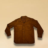 Overshirt 'OLIVIER' von LABEL17 in Cognac. Das Shirt-Modell in Suede Qualität begeistert als Übergangsbegleiter. Modische Hemd-Aufmachung, gefertigt in Marokko