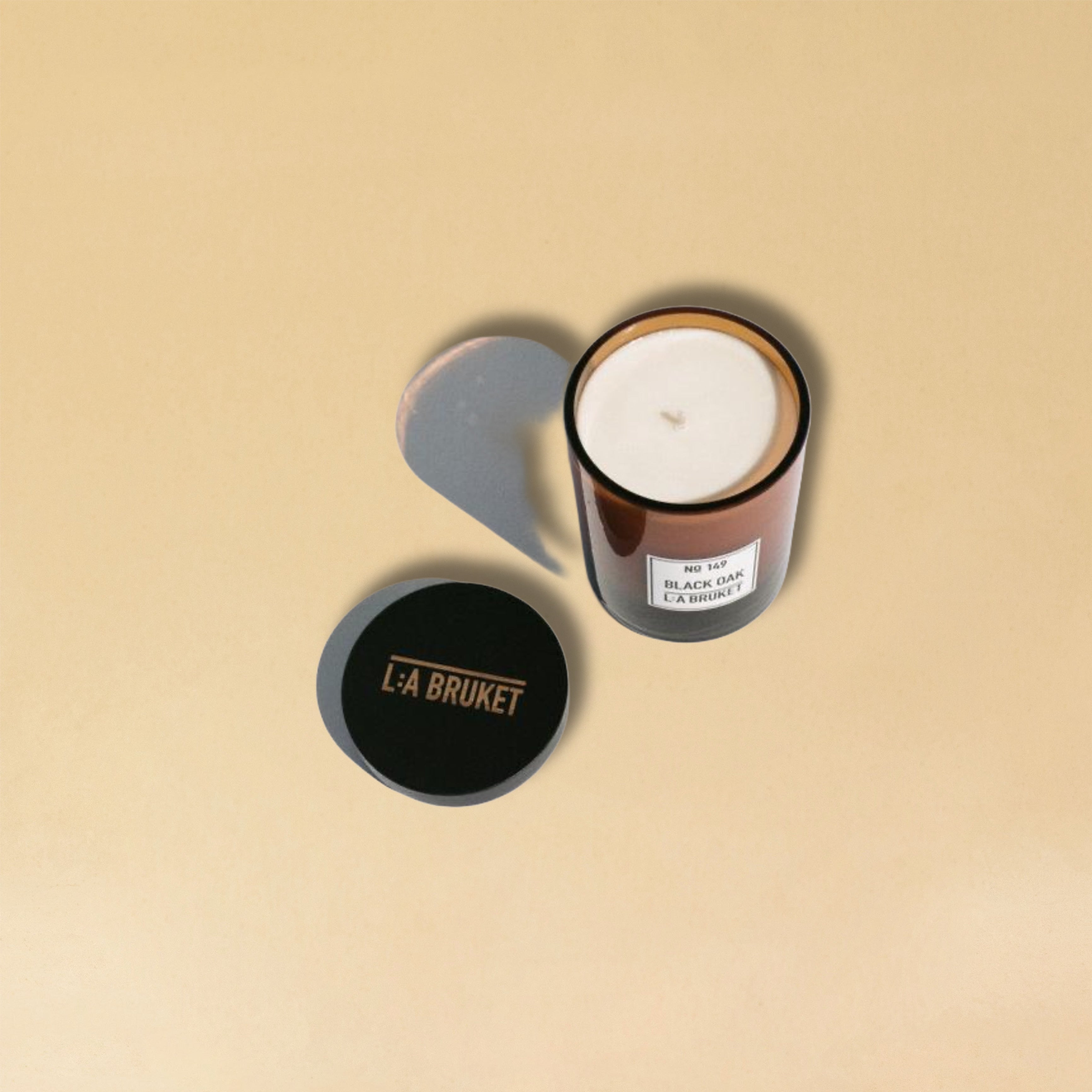 LA BRUKET's Scented Candle with the scent of Black Oak, available at LABEL17 in Zurich, Switzerland