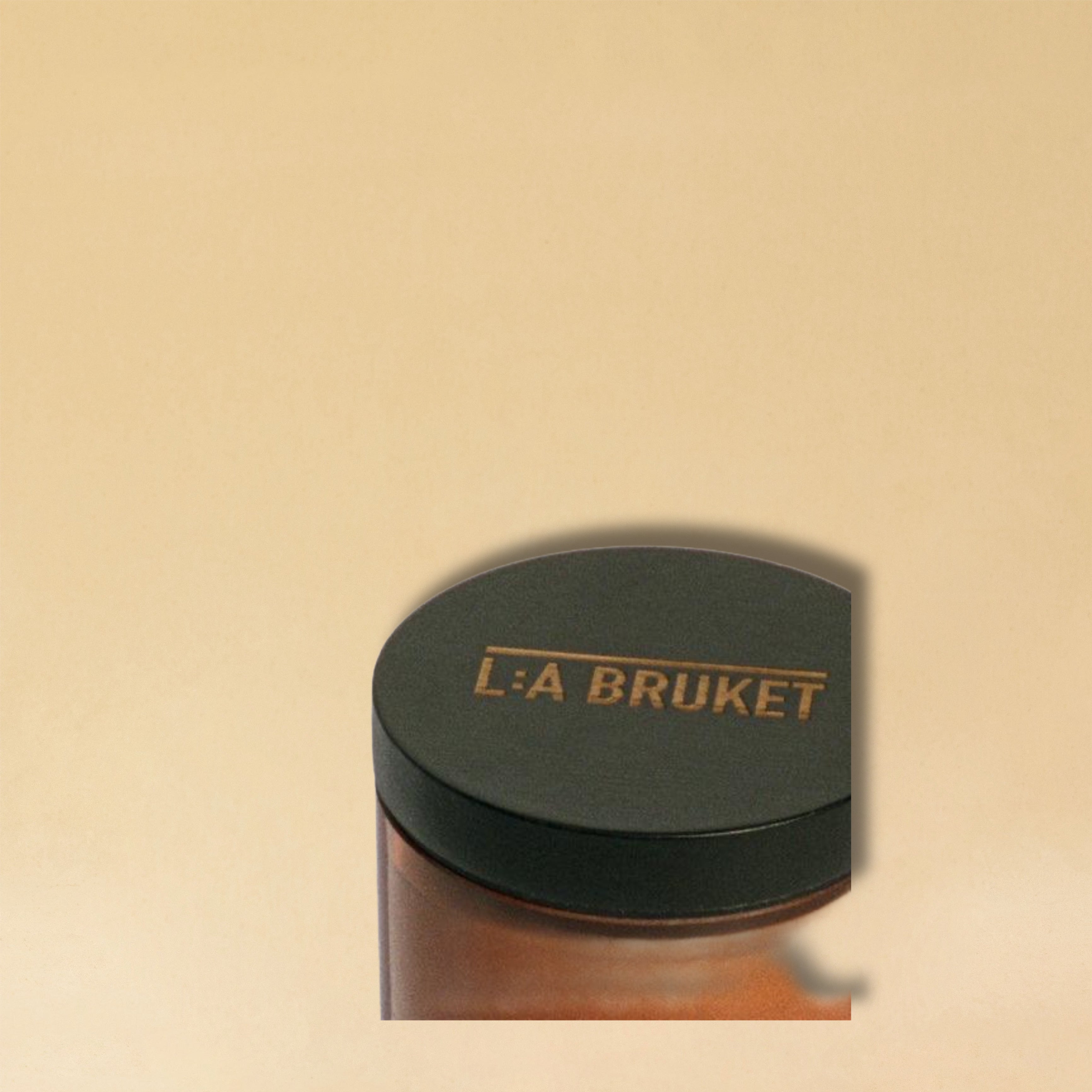LA BRUKET's Scented Candle with the scent of Black Oak, available at LABEL17 in Zurich, Switzerland