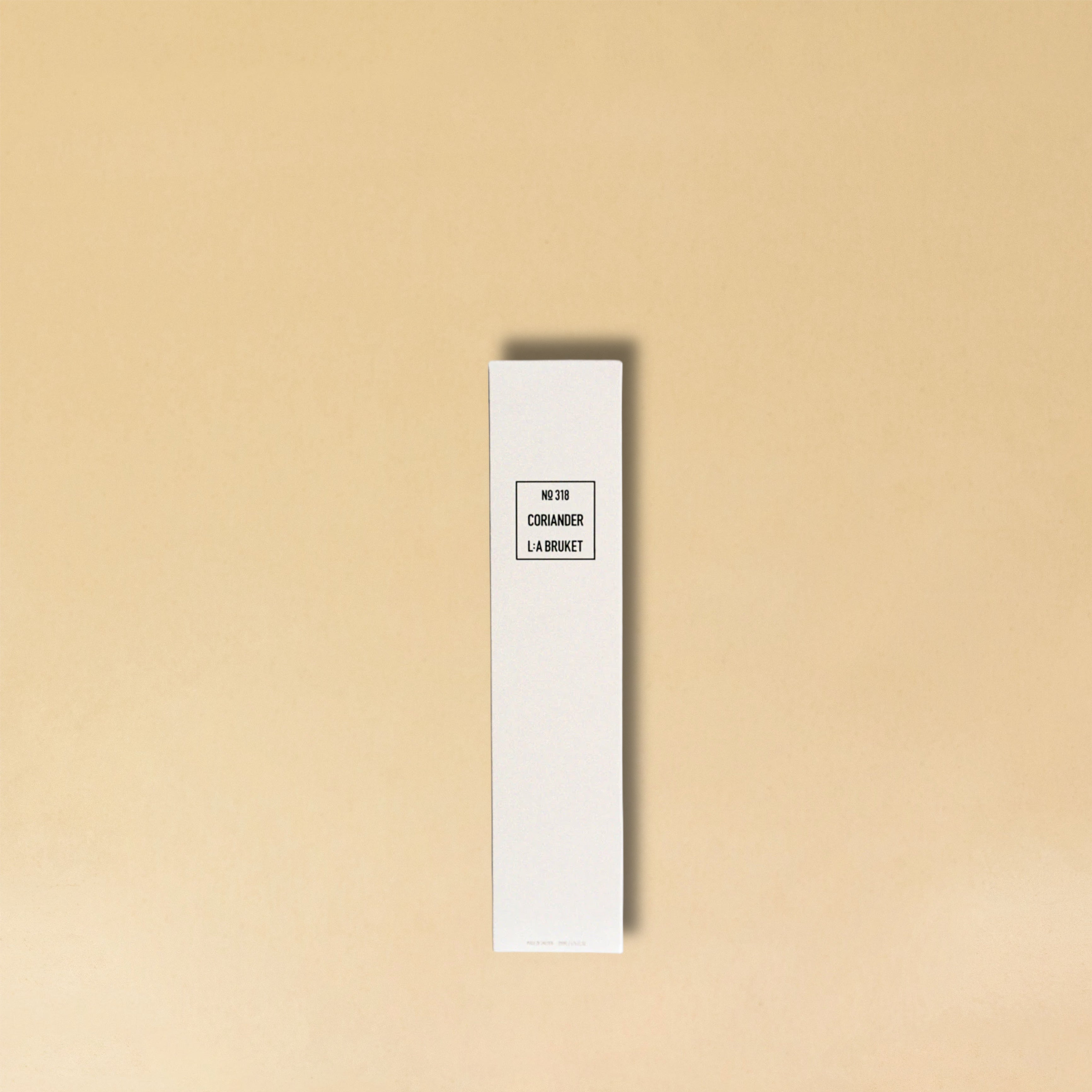 LA BRUKET's 318 Coriander Diffusor in a 200 ml glass with sticks, produced in Sweden, available at LABEL17 in Zurich Switzerland