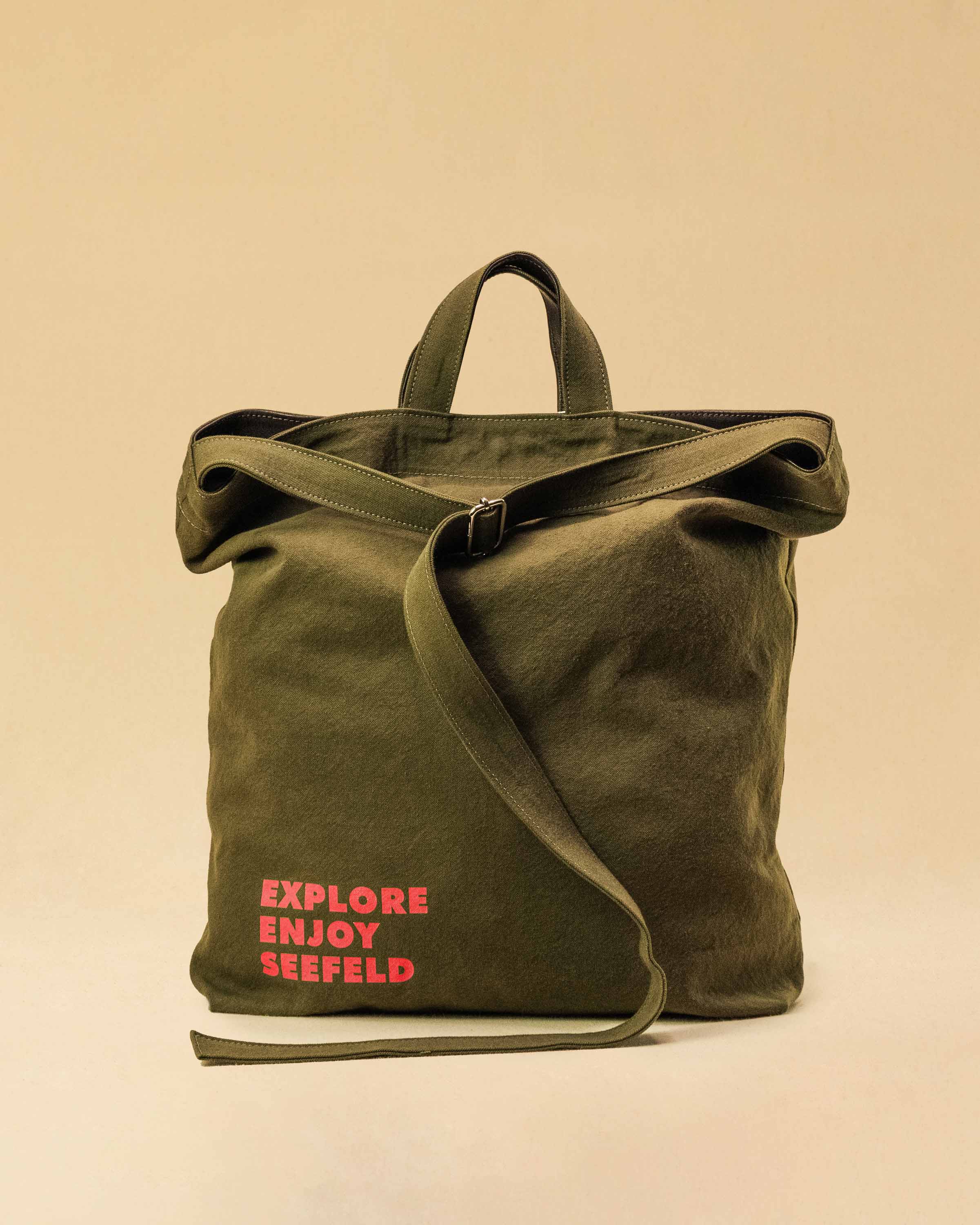 Zurich Kreis 8 x LABEL17 Bag with screen print Explore Enjoy in color Coral