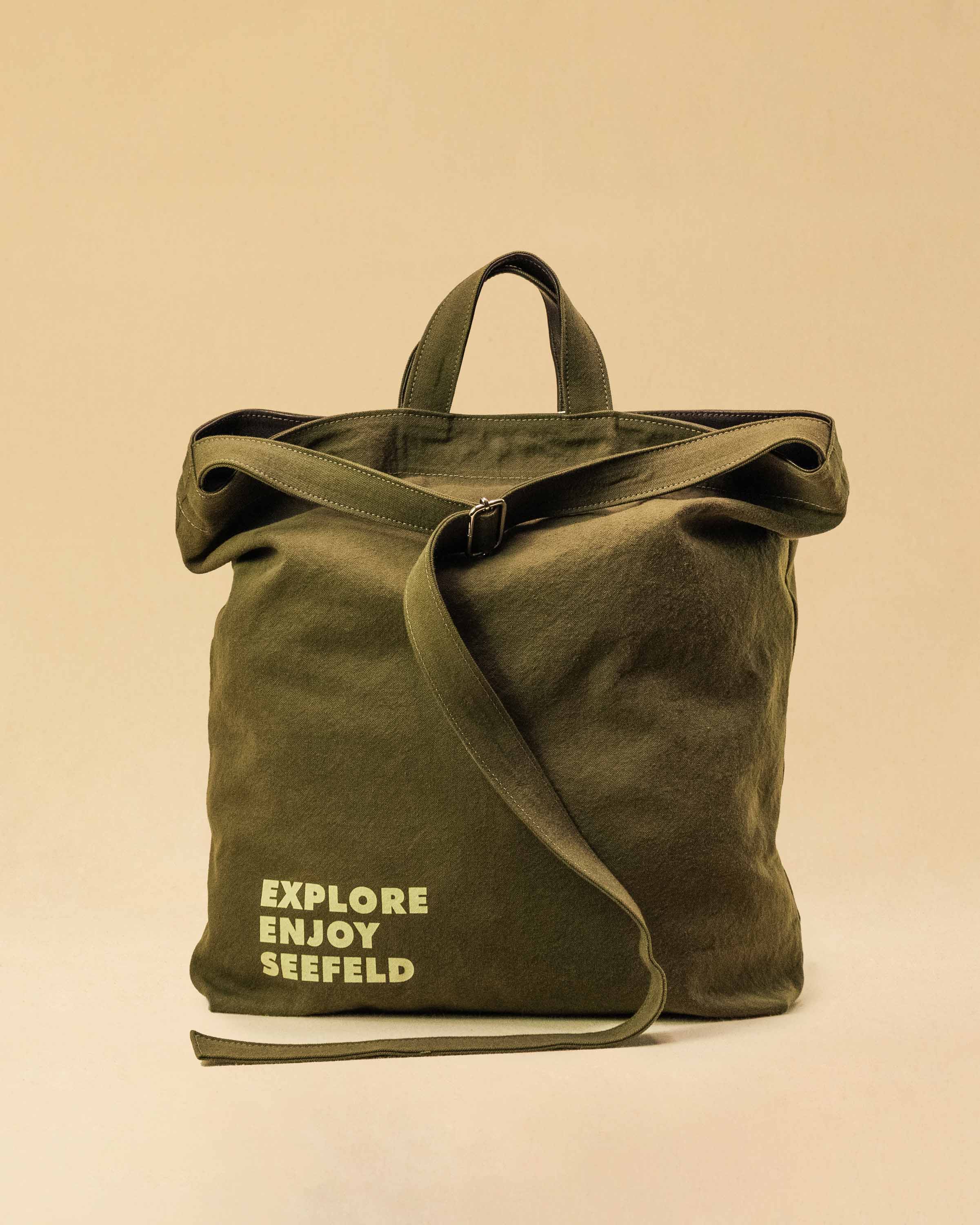 Zurich Kreis 8 x LABEL17 Bag with screen print Explore Enjoy in color Sage