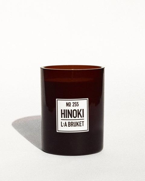 L:A BRUKET Scented Candle, 260g - Hinoki, bei LABEL17