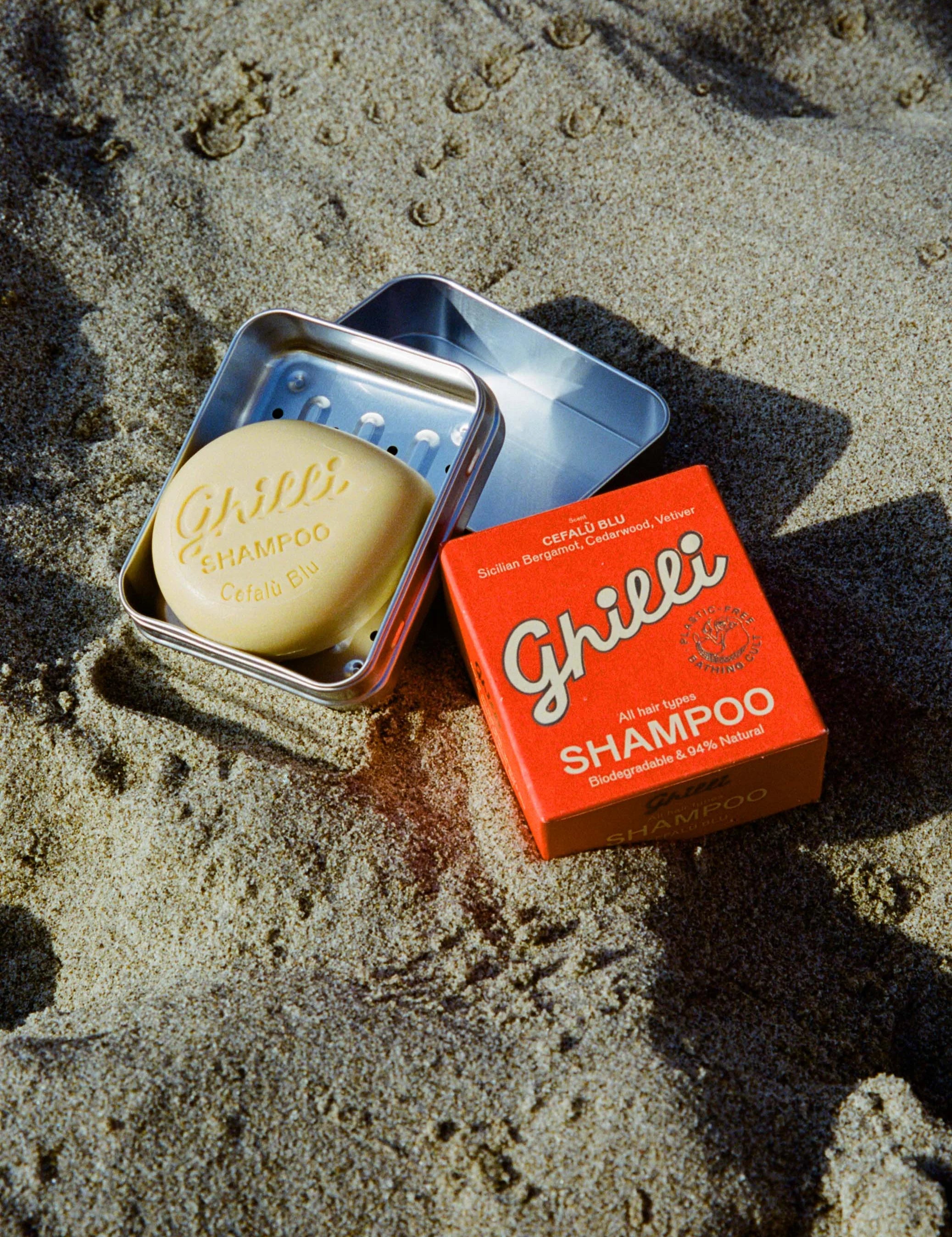 Avalailable at LABEL17: the aluminium travel case for the Ghilli Soap.