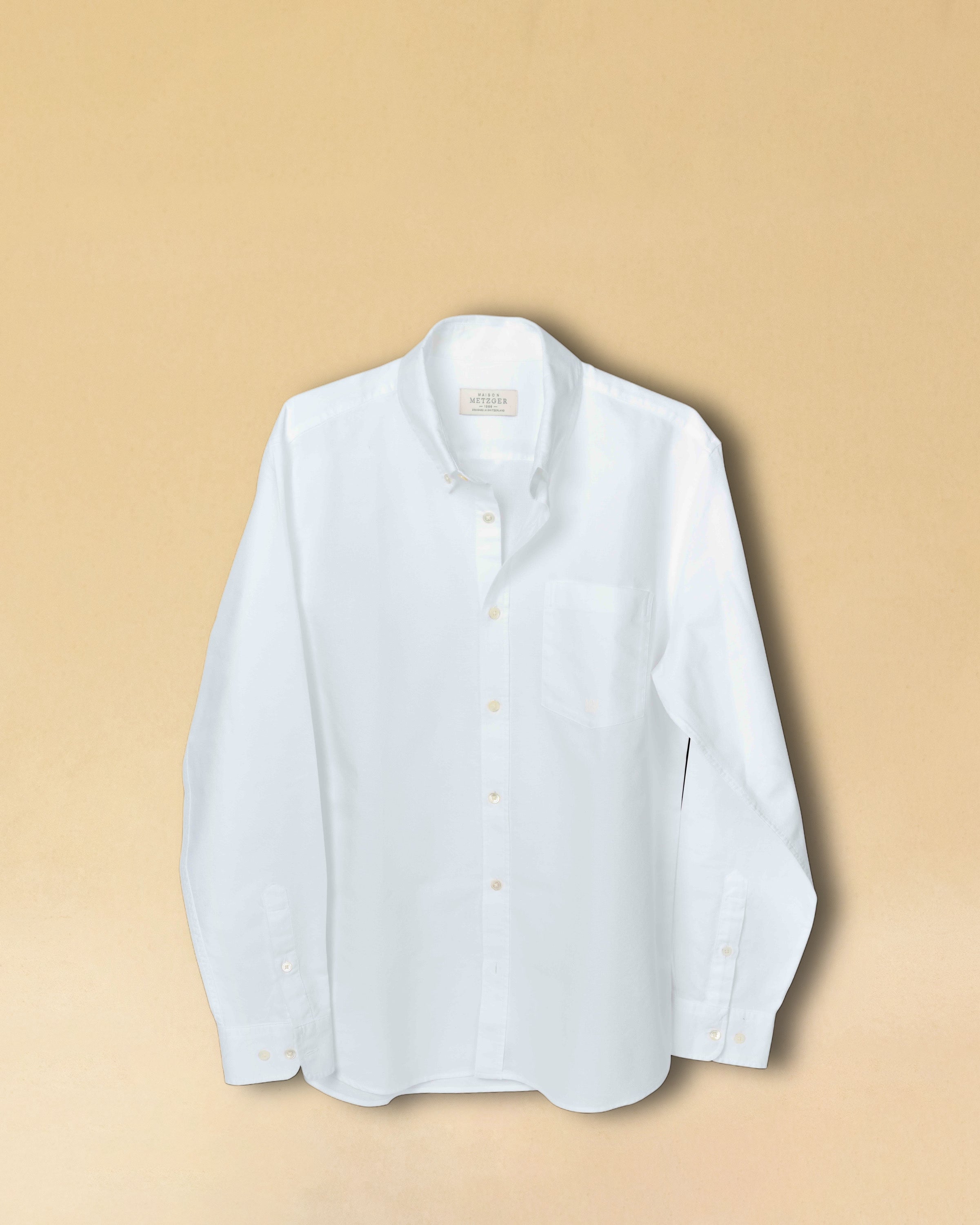 Button-Down-Hemd von Maison Metzger 1888, gefertigt aus Premium-Oxfordstoff —  leicht, atmungsaktiv und aussergewöhnlich weich.