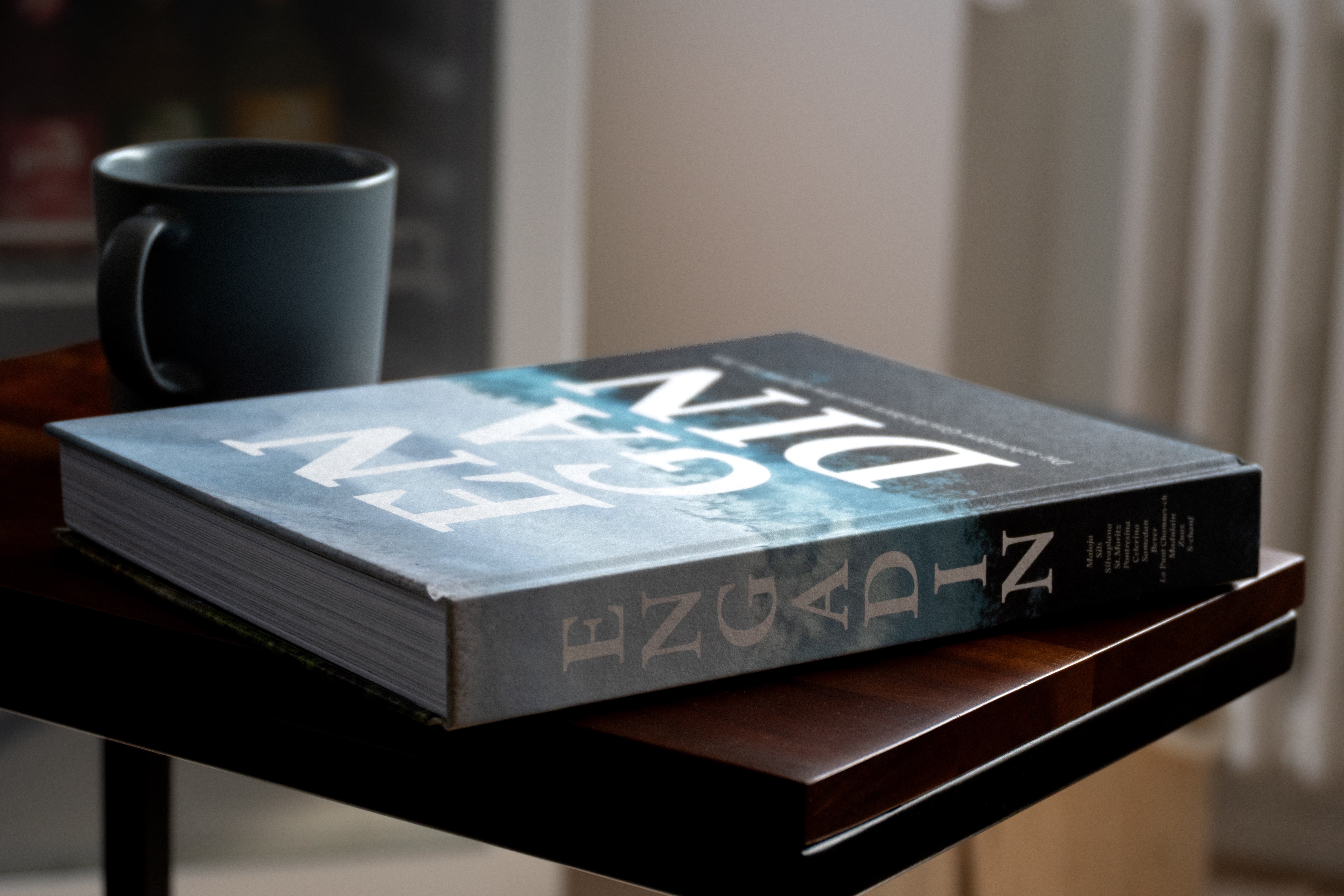 Geschichten aus dem Engadin, dem Inn entlang, mit poetischen Texten von Angelika Overath und Illustrationen von Silvan Borer. Erhältlich bei LABEL17