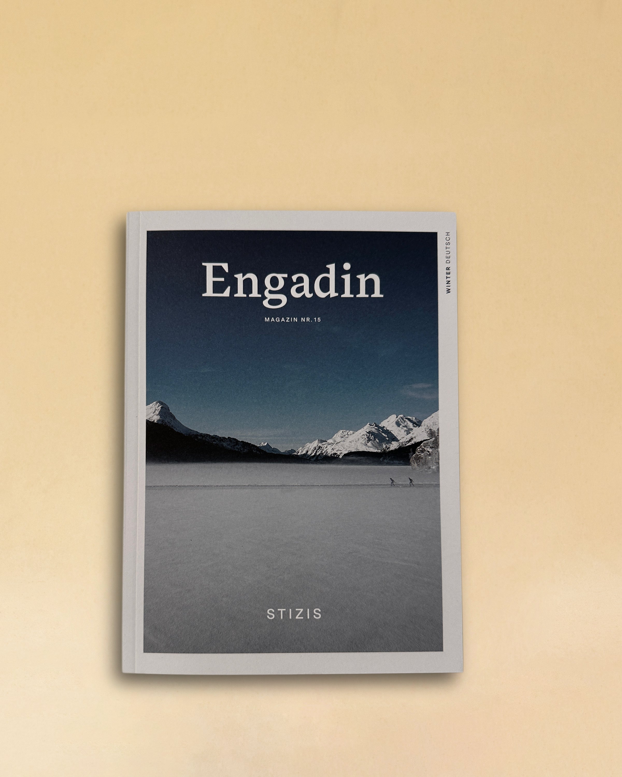 Transhelvetica Engadin Magazin Nr. 15 - Stizis (rätoromanisch für Spuren), erhältlich bei LABEL17 in Zürich Seefeld.