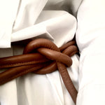 Sportive Lederkordel als Gürtel von LABEL17: Belt Knot, Ledergurt aus feinem, pflanzlich gegerbtem Lamm-Nappaleder, handgefertigt in Marokko, designed in Switzerland