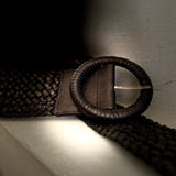 Belt Tresse: eleganter Leder-Gurt von LABEL17. Handgeflochtener Leder-Gürtel aus feinem, pflanzlich gegerbtem Lamm-Nappaleder, handgefertigt in Marokko, designed in Switzerland