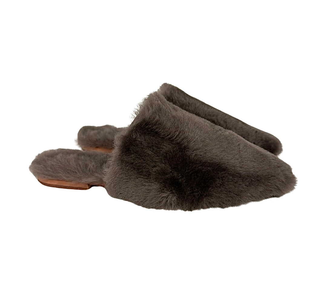 Babouche Shearling in Light Grey by LABEL17, Comfortable Slipper handmade out of supper lambskin