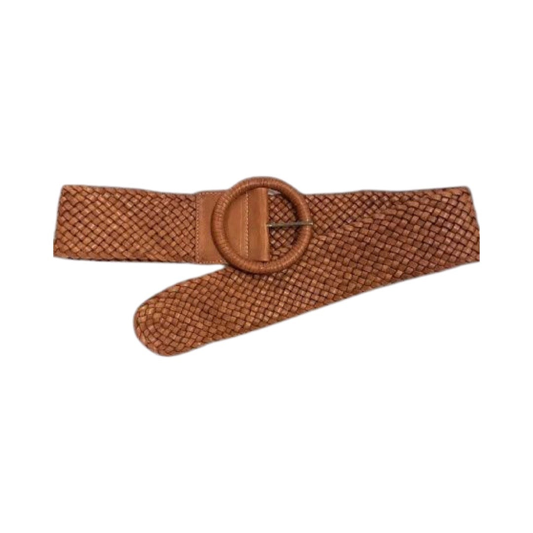 Braided Belt Round Buckle: eleganter Leder-Gurt von LABEL17. Leder-Gürtel aus geschmeidigem, pflanzlich gegerbtem Lamm-Nappaleder, von Hand geflochten, handgefertigt in Marokko, designed in Switzerland