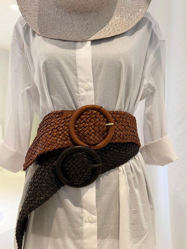 Belt Tresse: eleganter Leder-Gurt von LABEL17. Handgeflochtener Leder-Gürtel aus feinem, pflanzlich gegerbtem Lamm-Nappaleder, handgefertigt in Marokko, designed in Switzerland