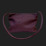 Der Clutch Bag von LABEL17 ist aus feinem, pflanzlich gegerbtem Lamm-Nappaleder gefertigt und besticht durch seine Handwerkskunst. Hergestellt in Marokko