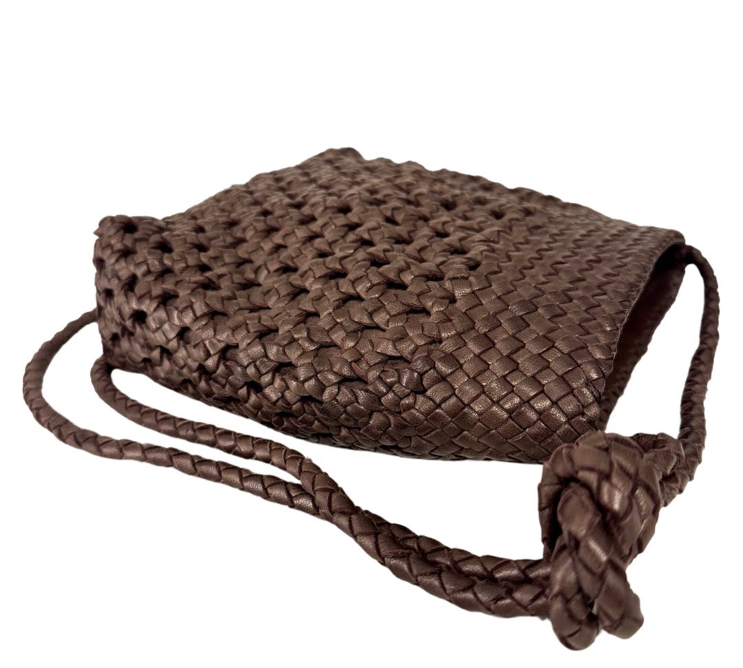 LABEL17 presents Crossbody Bag Lalla Party, Darkbrown, made of supple Lamb-Nappaleather, hand-braided