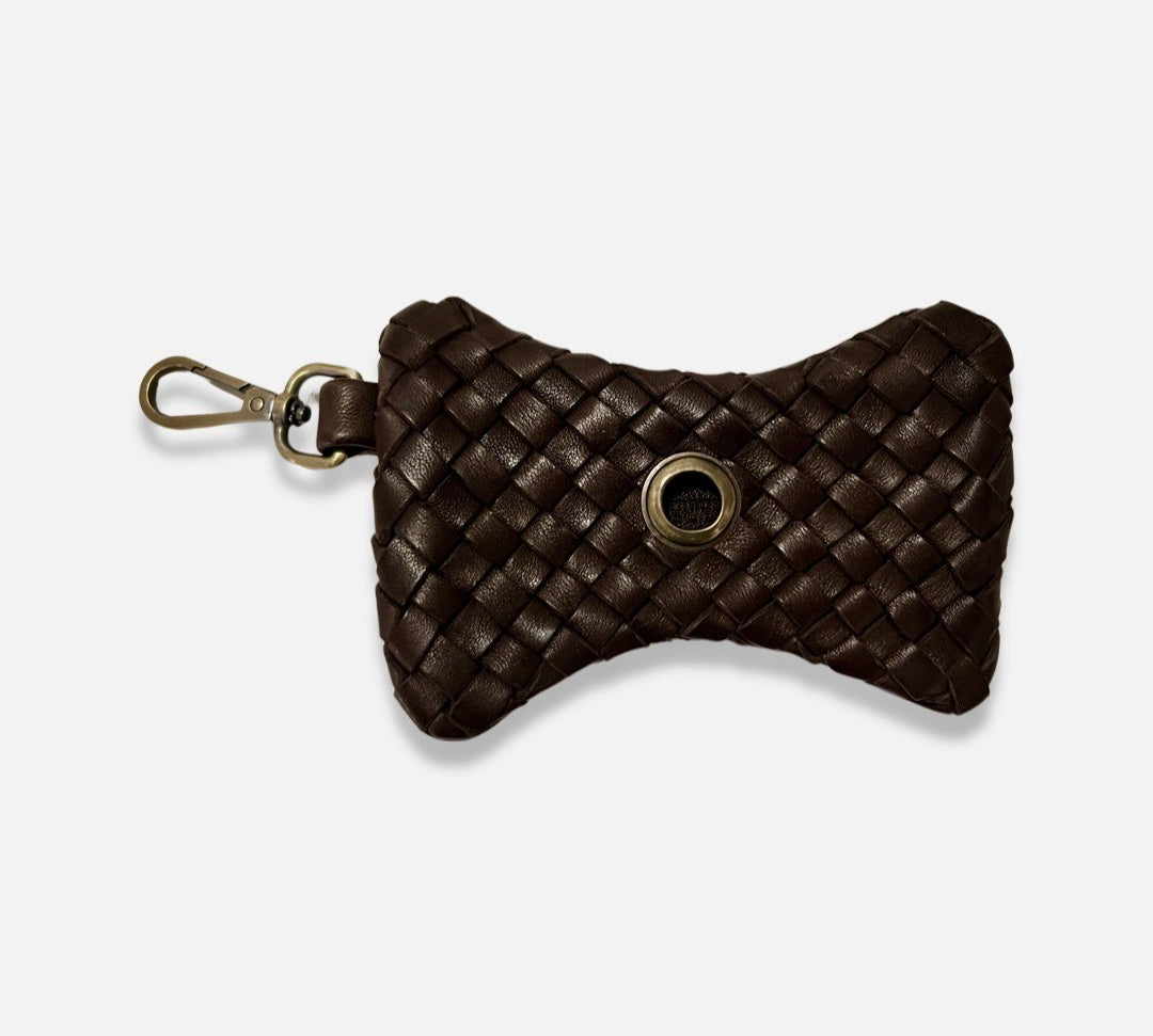 LABEL17 presents the Dog Lover Tresse Bag, Darkbrown. Hand braided in Morocco