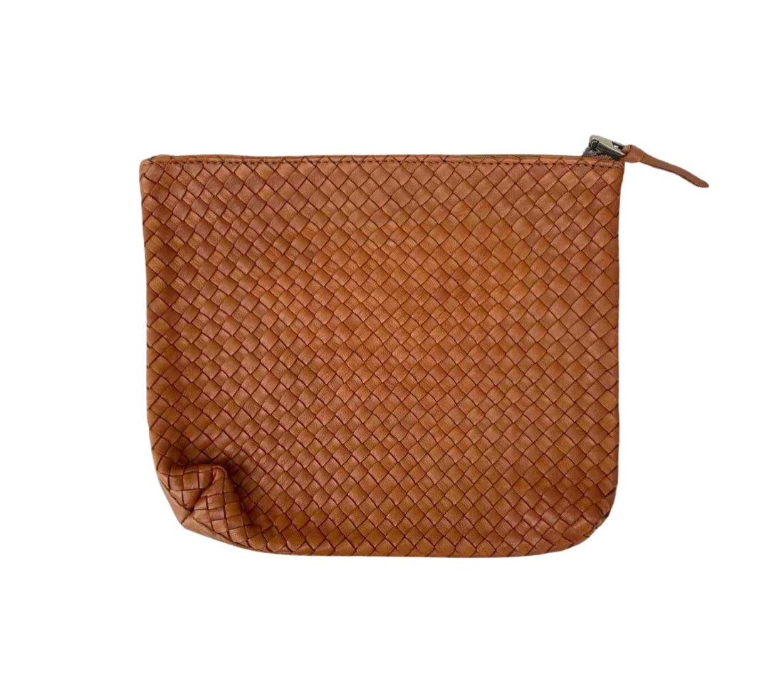 Etui Tresse, Cognac by LABEL17: hand-braided pouch made of supple lamb-nappa leather