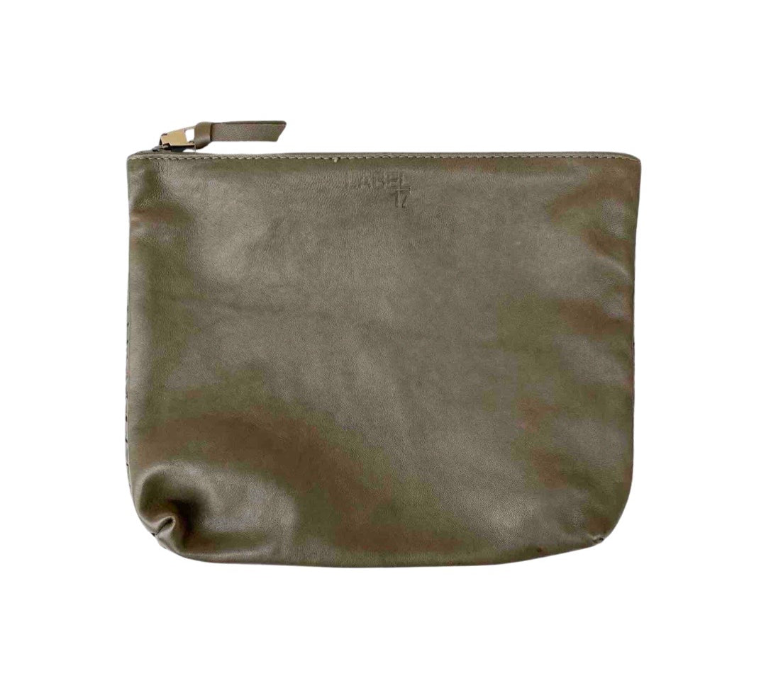 Etui Tresse, Olive by LABEL17: hand-braided pouch made of supple lamb-nappa leather