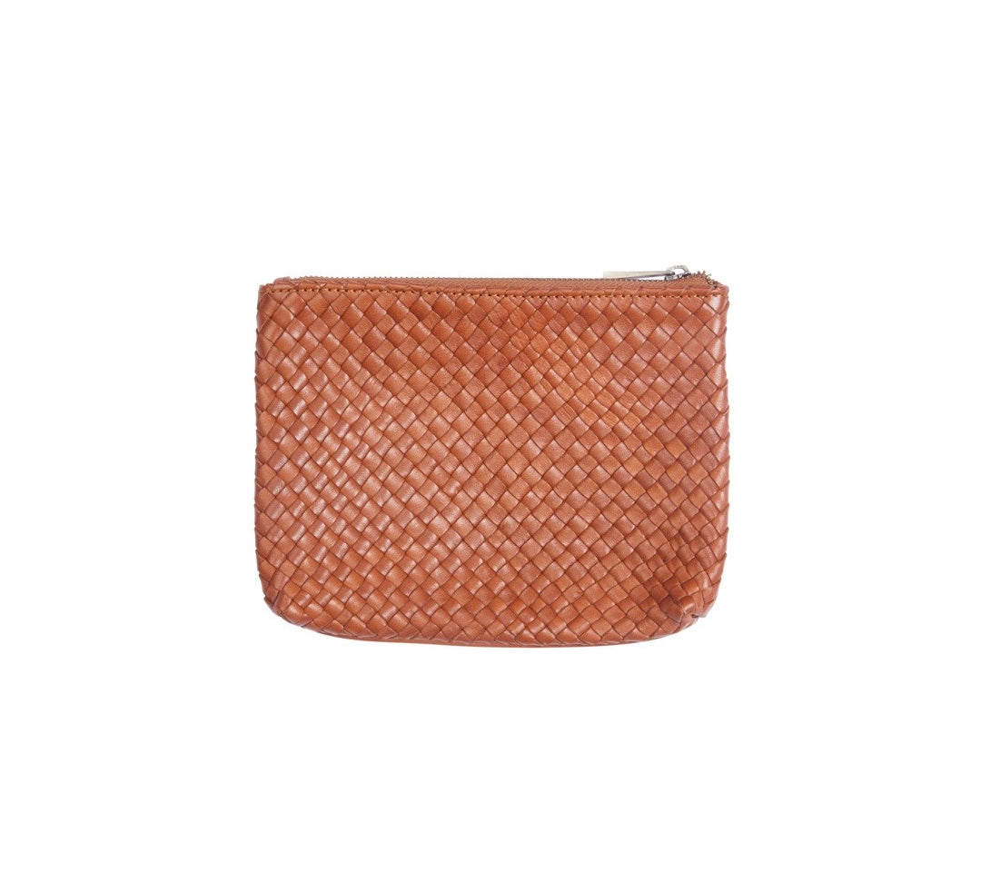 Etui Tresse Small by LABEL17: small pouch for daily items like pencil or make-up things. Made of supple lambnappa leather, hand braided