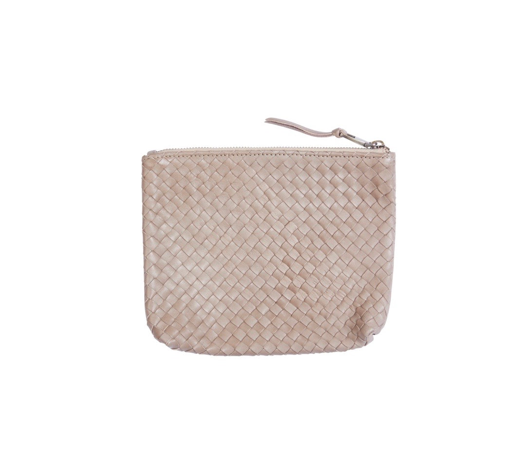 Etui Tresse Small by LABEL17: small pouch for daily items like pencil or make-up things. Made of supple lambnappa leather, hand braided