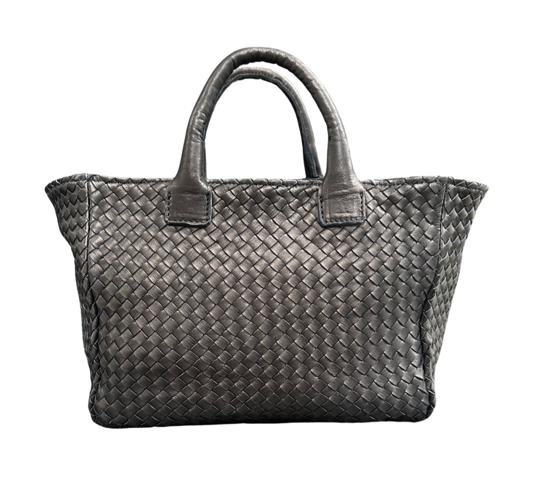 Handbag Cabas Tresse Medium: Leichte Handtasche, von Hand geflochten, geschmeidiges, pflanzlich gegerbtes Lamm-Nappaleder, LABEL17