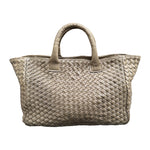 Handbag Cabas Tresse Medium: Leichte Handtasche, von Hand geflochten, geschmeidiges, pflanzlich gegerbtes Lamm-Nappaleder, LABEL17