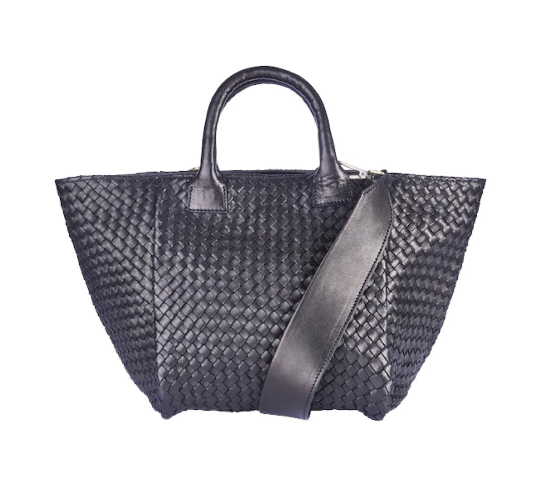 LABEL17 Handbag Tresse Medium Majestic aus geschmeidigem, pflanzlich gegerbtem Lamm-Nappaleder, von Hand geflochten, Black