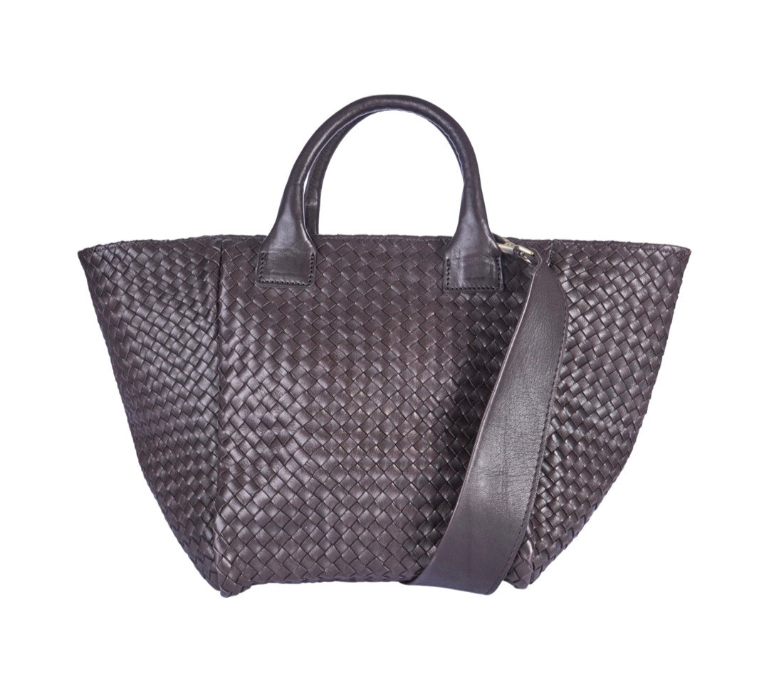 LABEL17 Handbag Tresse Medium Majestic aus geschmeidigem, pflanzlich gegerbtem Lamm-Nappaleder, von Hand geflochten, Darkbrown