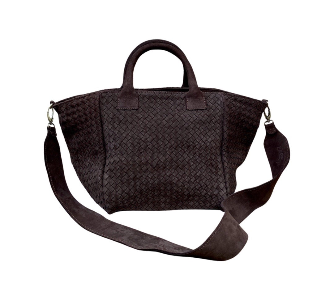 LABEL17 Handbag Tresse Medium Majestic aus geschmeidigem, pflanzlich gegerbtem Lamm-Nappaleder, von Hand geflochten, Mocca Suede
