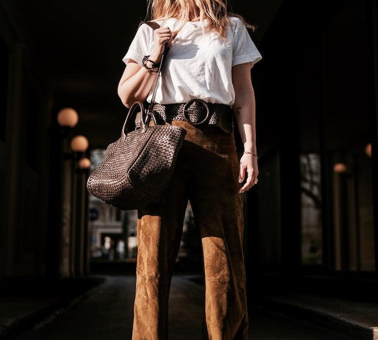 LABEL17 Handbag Tresse Medium Majestic aus geschmeidigem, pflanzlich gegerbtem Lamm-Nappaleder, von Hand geflochten, in Town