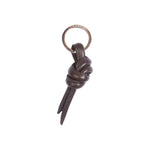 Schlüsselanhänger mit Knoten aus geschmeidigem, pflanzlich gegerbtem Lamm-Nappaleder  in Darkbrown von LABEL17. Die haptische Qualität macht den Keyring zum Handschmeichler. Hergestellt in Marokko