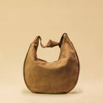Saddle Bag IVY Medium aus Suede-Leder in Sand von LABEL17. Handgefertigt in Marokko