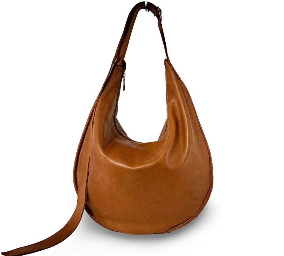 LABEL17 presents the Saddle Bag Ivy in Cognac, made of supple Lamb-Nappaleather