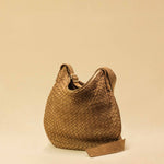 Saddle Bag LUNA Medium aus Suede-Leder in Sand von LABEL17. Handgefertigt in Marokko