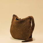 Saddle Bag LUNA Medium aus Suede-Leder in Toffee von LABEL17. Handgefertigt in Marokko