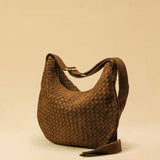 Saddle Bag LUNA Medium aus Suede-Leder in Toffee von LABEL17. Handgefertigt in Marokko