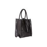 Shoulder Bag Ivy Tote in Black by LABEL17: Schultertasche aus geschmeidigem, pflanzlich gegerbtem Lamm-Nappaleder, handgefertigt in Marokko