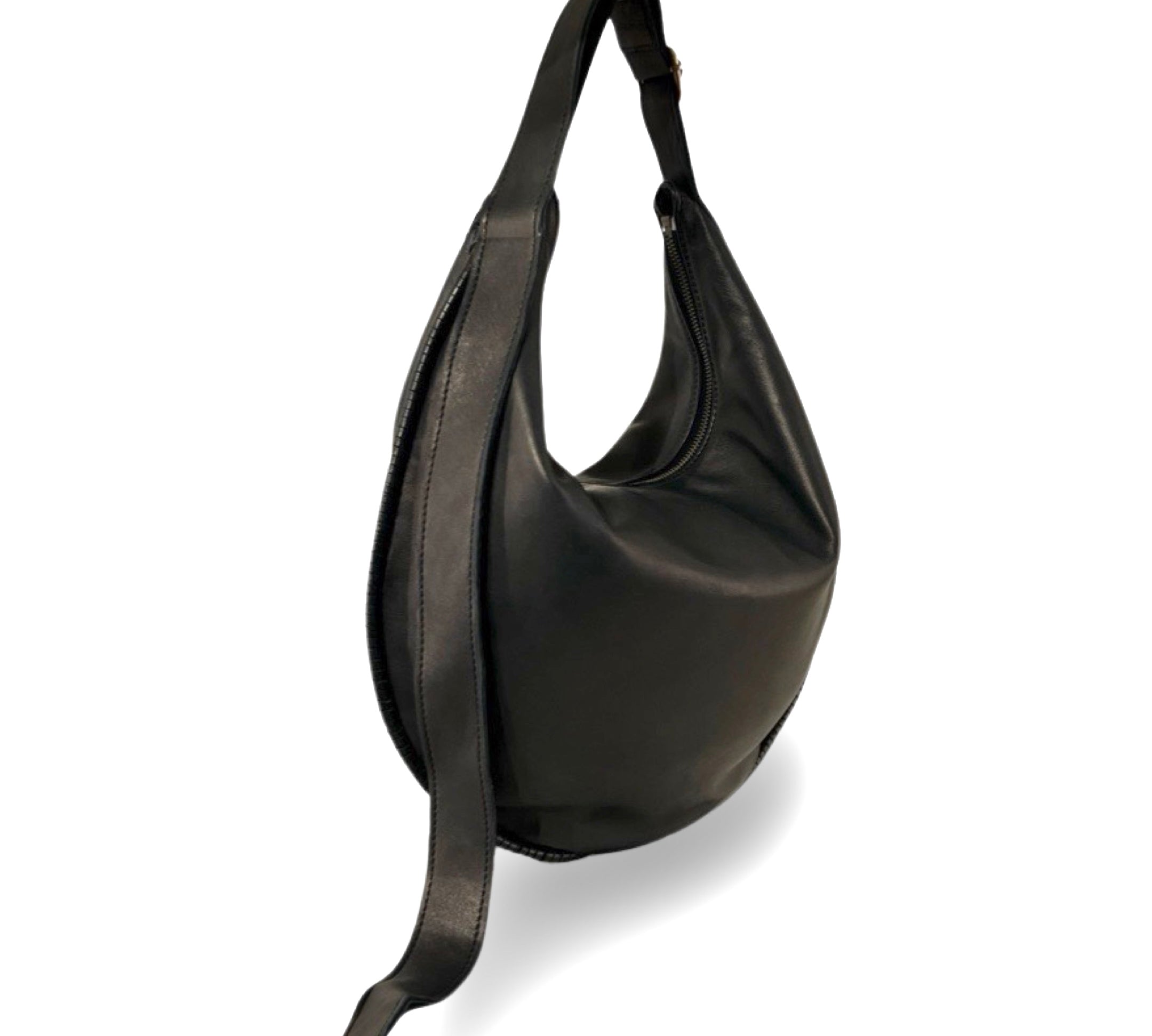 LABEL17 presents the Saddle Bag Ivy in Black, made of supple Lamb-Nappaleather