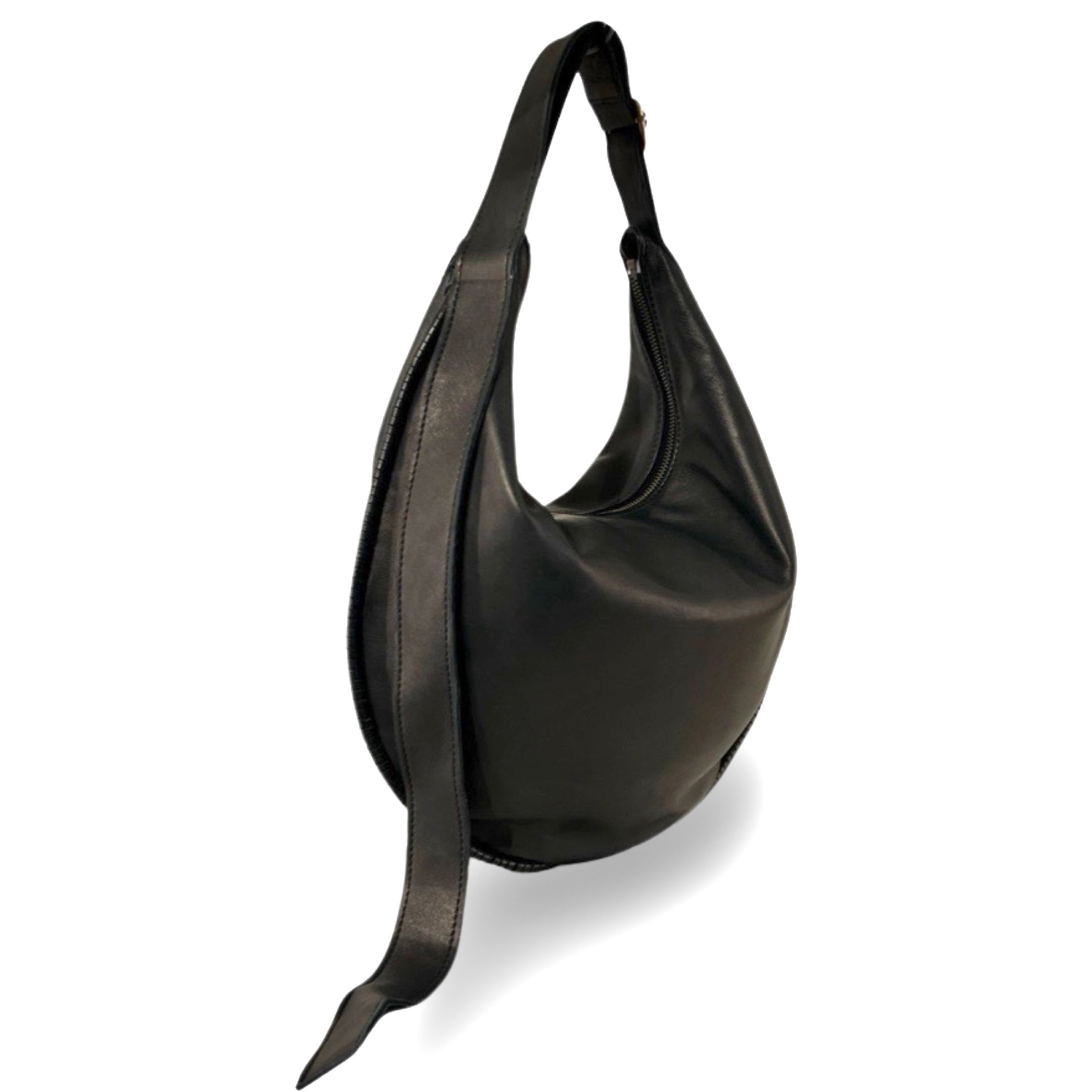 LABEL17 presents the Saddle Bag Ivy in Black, made of supple Lamb-Nappaleather
