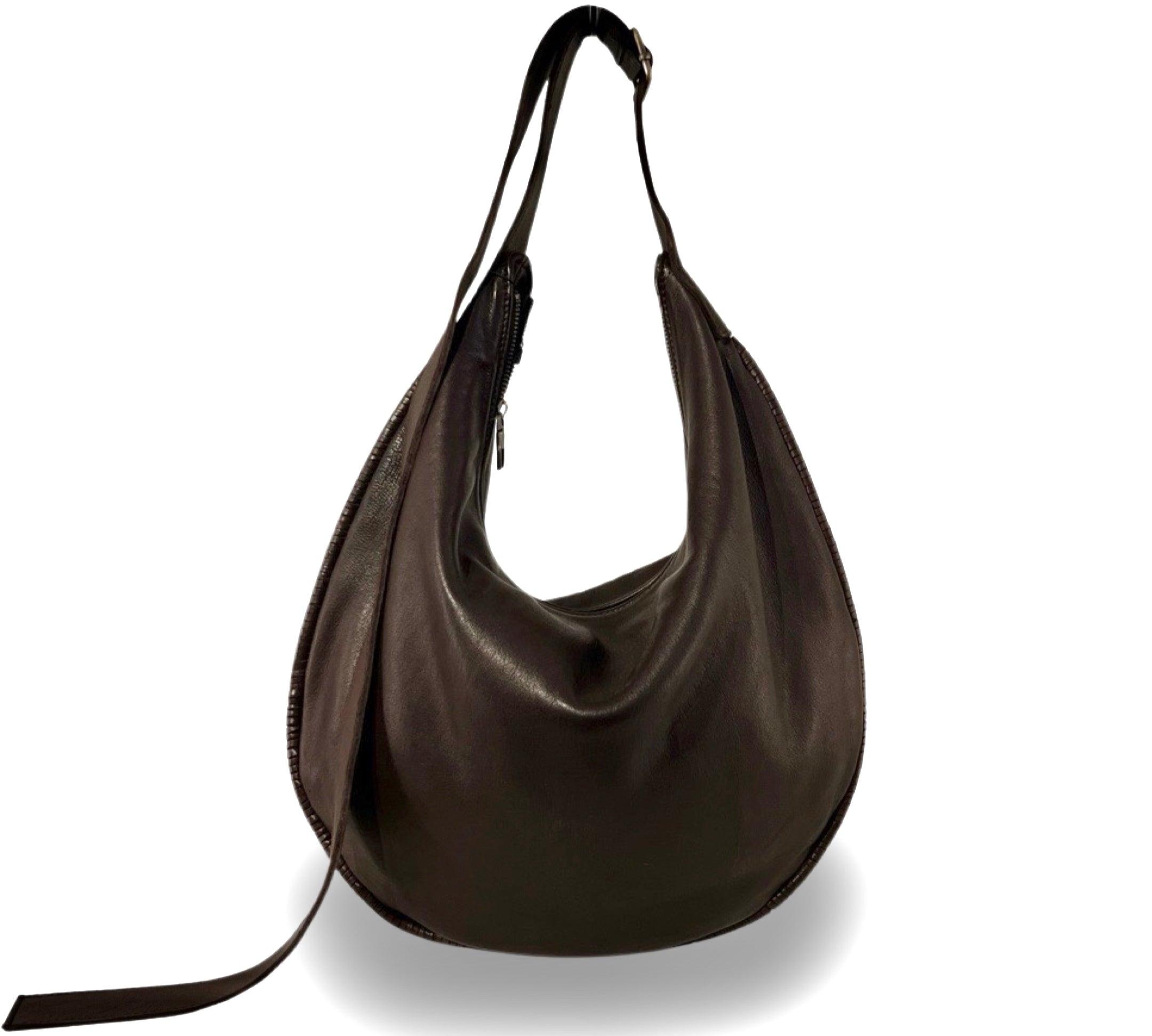 LABEL17 presents the Saddle Bag Ivy in Darkbrown, made of supple Lamb-Nappaleather