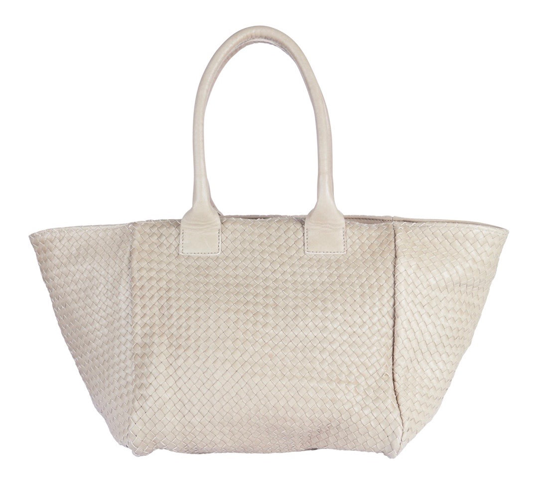 LABEL17 Shoulder Bag  Tresse: Leichte Schultertasche, von Hand geflochten, geschmeidiges, pflanzlich gegerbtes Lamm-Nappaleder, Farbe sage