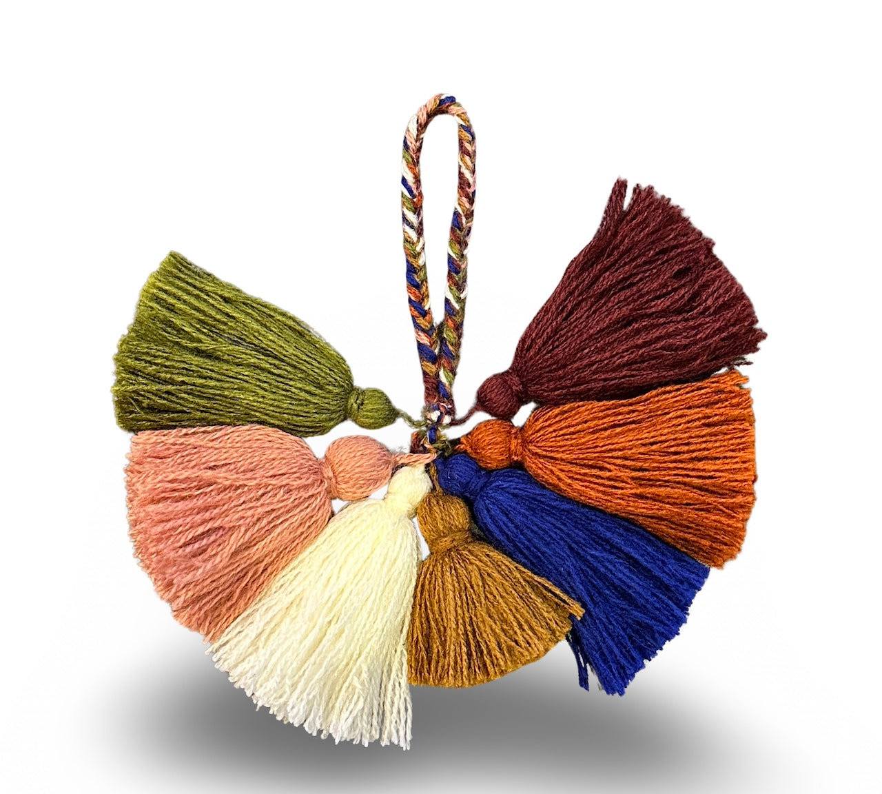 Der farbiger Wool-Pompom von LABEL17 kann als Taschenzubehör, gefertigt aus reiner Schurwolle. Hergestellt in einer Frauenkooperative in Marokko.