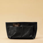 The Bag Organizer PENNY by LABEL17 is crafted from supple nappa leather and brings effortless style and order to large handbags. With integrated outer and inner compartments and a magnetic closure, it fits perfectly into our Shoulder Bag ORIGINAL.